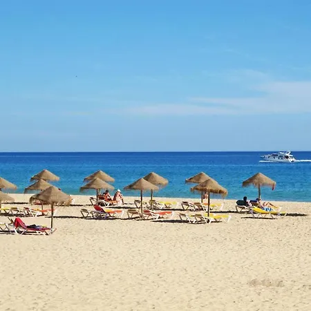 With Views Like The Pool Sea Meia Лагуш