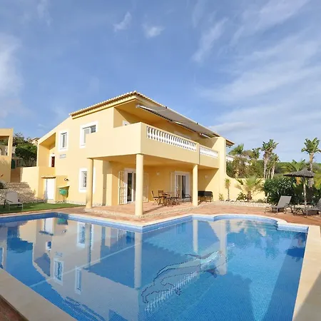 With Views Like The Pool, Sea, Meia * Lagos