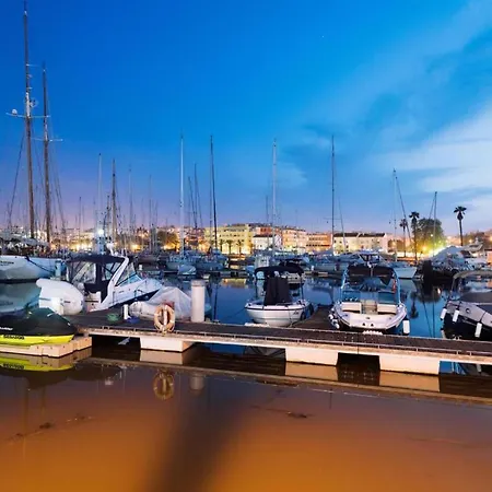 With Views Like The Pool, Sea, Meia Lagos